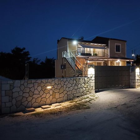 Villeta Nikol Lixúri Exterior foto