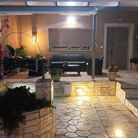 Villeta Nikol Lixúri Exterior foto