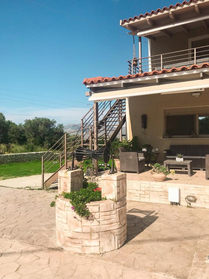 Villeta Nikol Lixúri Exterior foto
