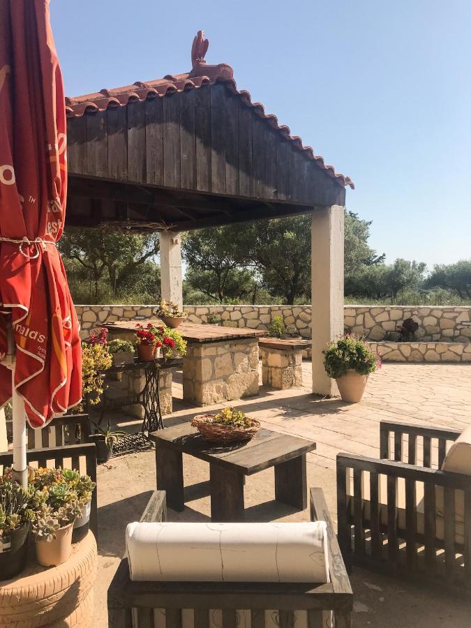 Villeta Nikol Lixúri Exterior foto